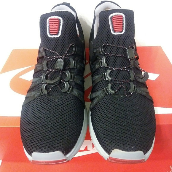 Men\'s Size 11.5 Nike Shox Gravity main image 5